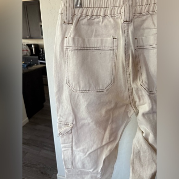 PacSun|High waisted cargo utility jeans in cream/bone color•Small,stretchy waist - Picture 6 of 13